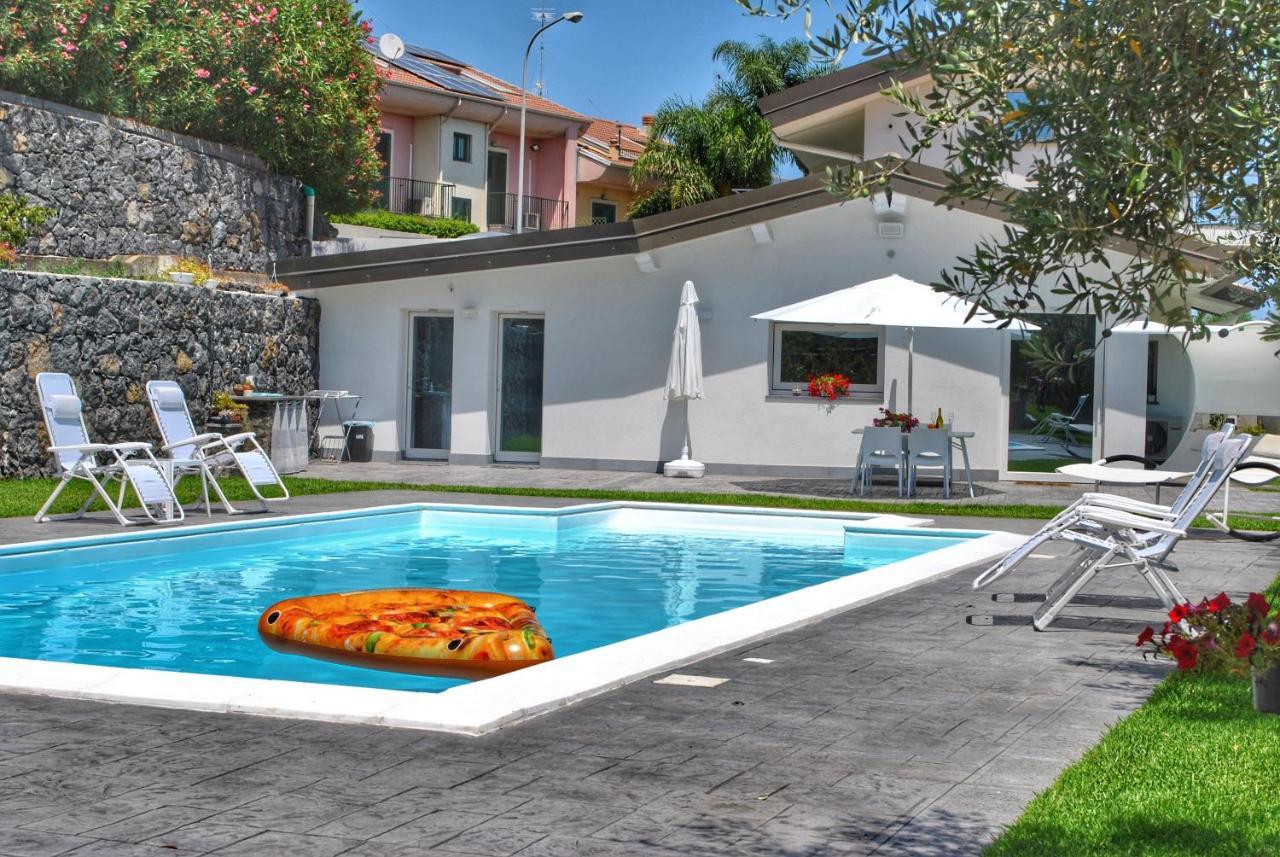 Villa Dedalisa By Holidayngo Acireale Exterior photo